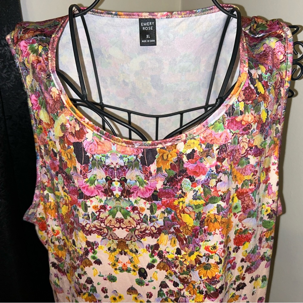 Emery Rose XL shirt/tank top, floral print, 100% polyester material